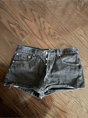 Levi’s Mid to High-Rise Black Denim Women's Shorts 501